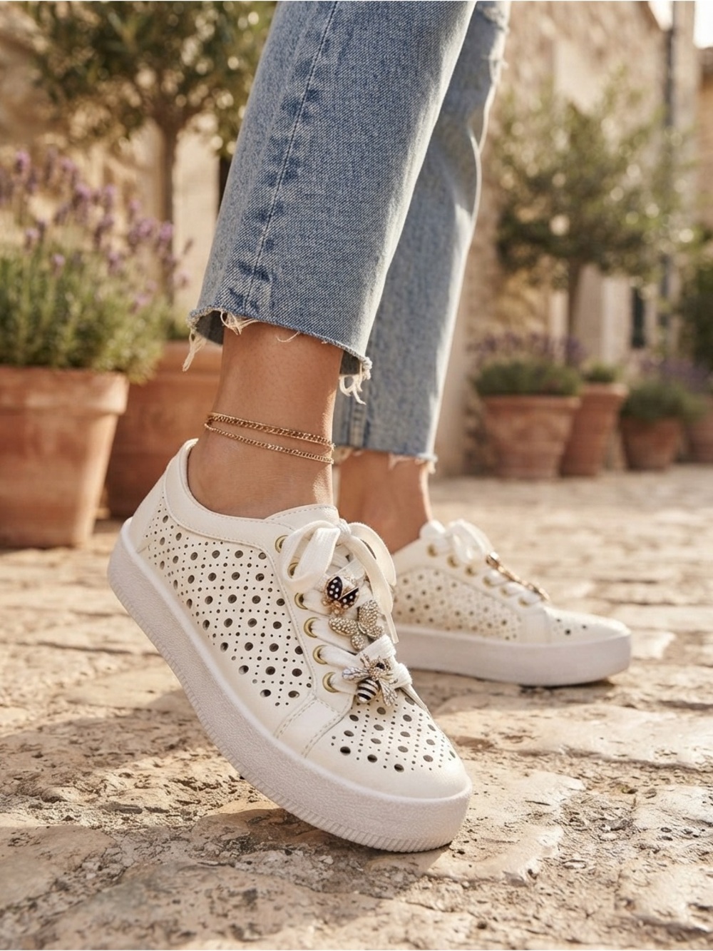 DV by Dolce Vita Roxane Faux Leather Perforated Charm Platform Sneaker White 8.5